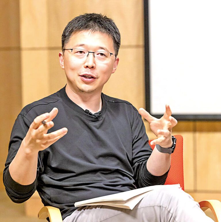 國際基礎科學大會嘉獎多位科學家   MIT張鋒教授獲ICBS高錕工程獎章