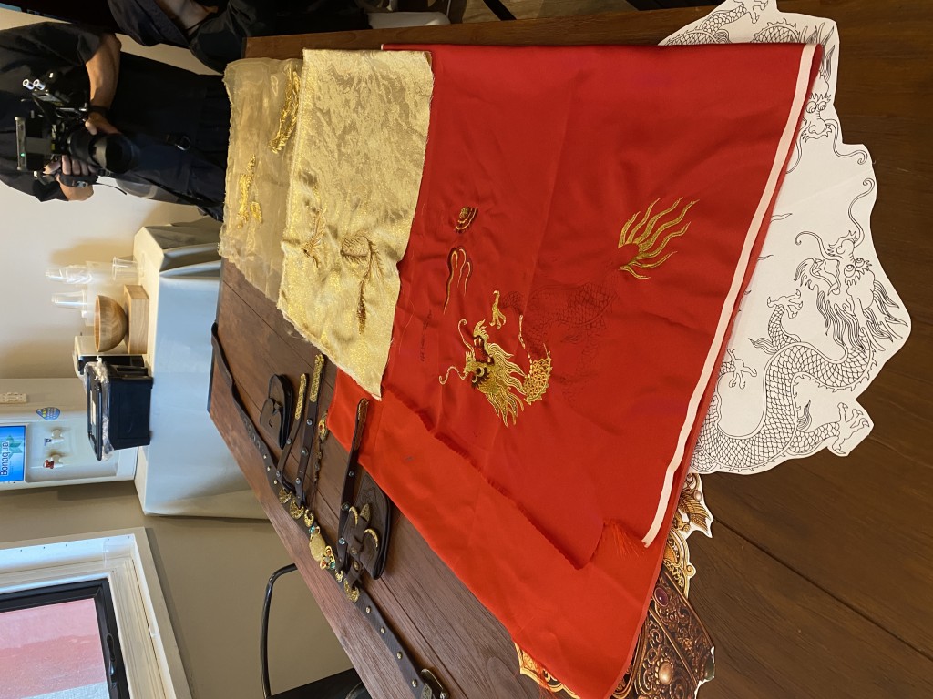 《蔽月無眠》劇組在戲服製作上不惜工本。
