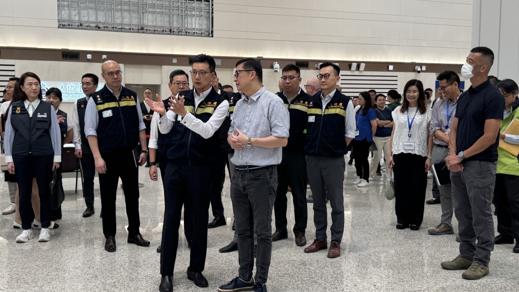 新皇崗口岸首次大型跨部門演練 入境處檢視流程確保運作暢順
