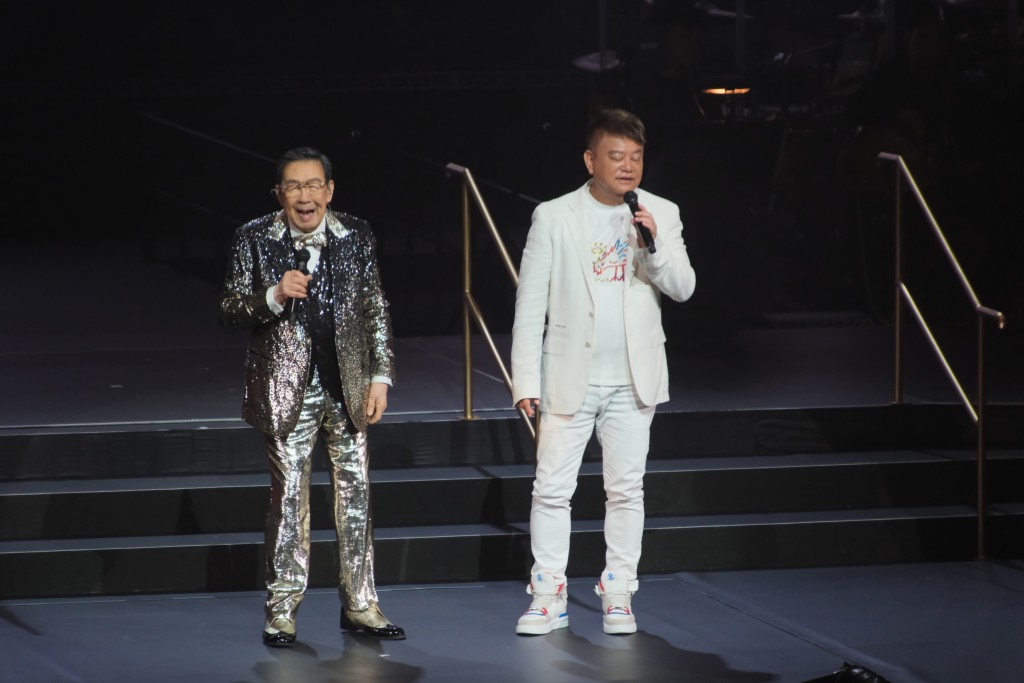 阿叻陳百祥笑言自己出過碟在紅館開七場演唱會,修哥未出過碟又開七場,所以要來「踢館」。