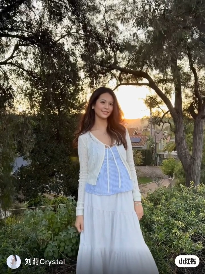 劉蒔遺傳了媽媽翁虹的美女基因。