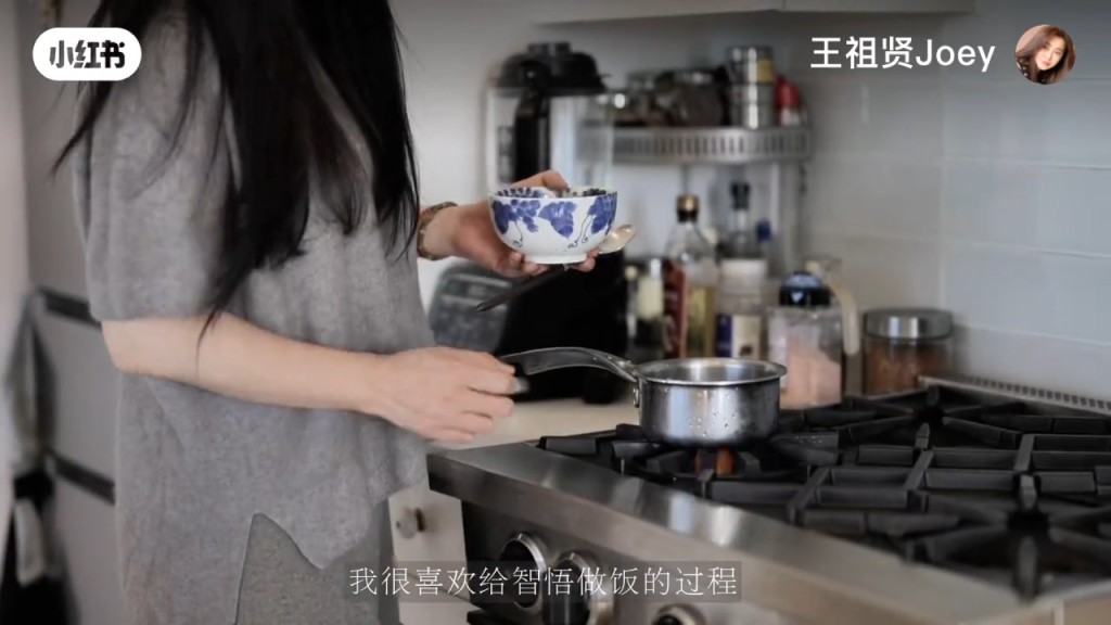 廚房的多爐頭設計,適合喜歡烹飪的王祖賢。