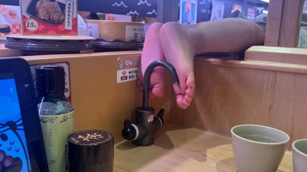 廣州壽司郎分店見孩童腳踩餐桌水龍頭 店方即時處理並加強消毒