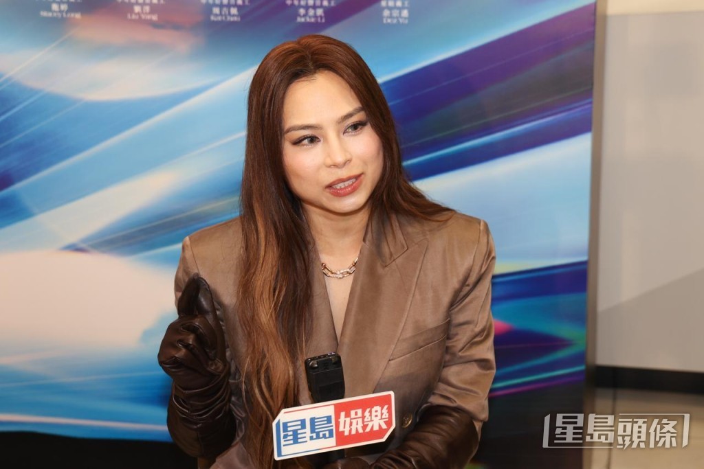 原來她前往新西蘭10天,完成了3首歌的錄音及MV拍攝。