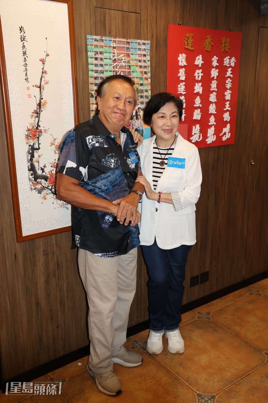 郭鋒與吳浣儀在晚宴上交流。
