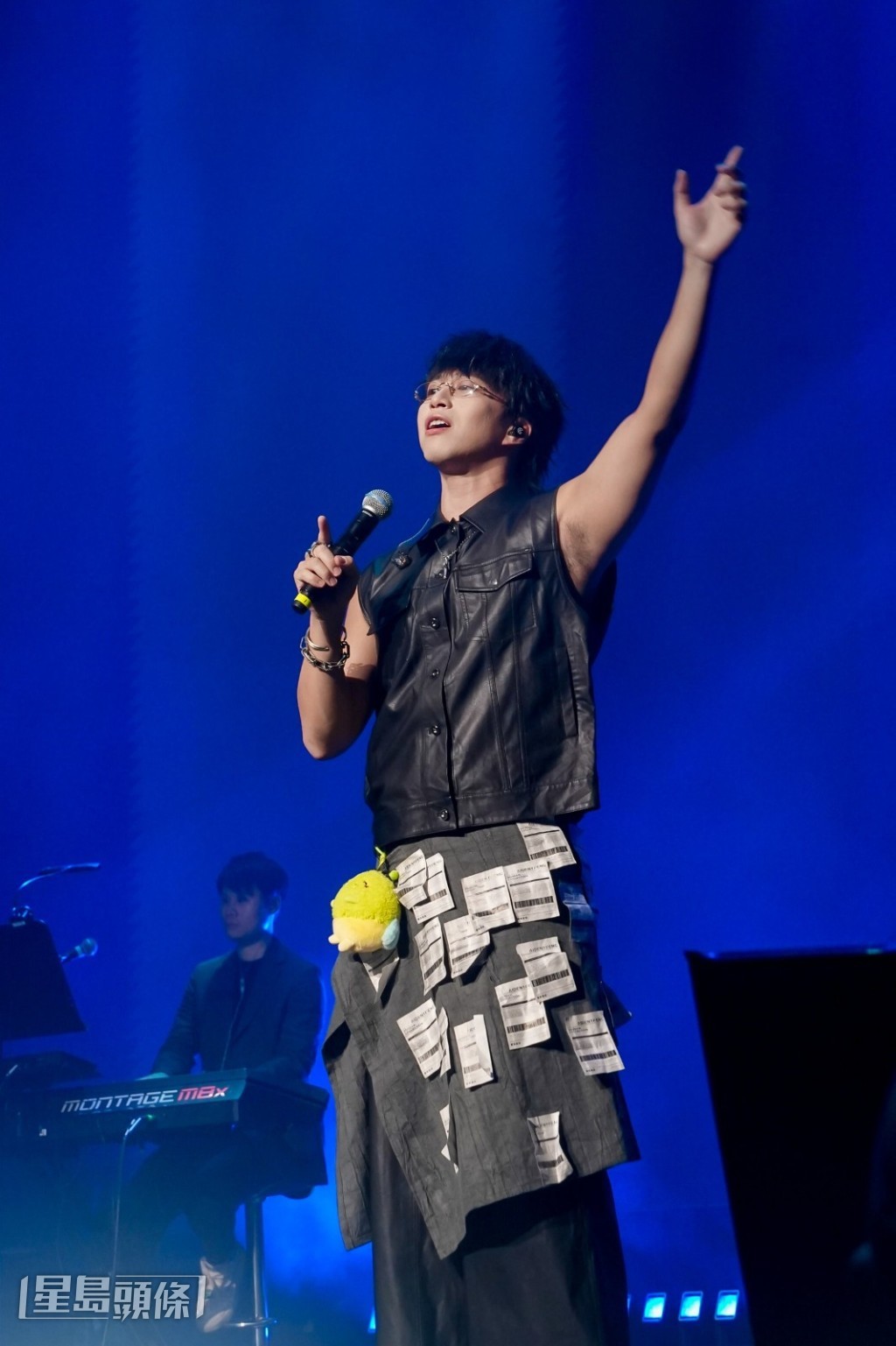 兩人根據歌迷意見,在歌單中加入多首經典港劇主題曲。