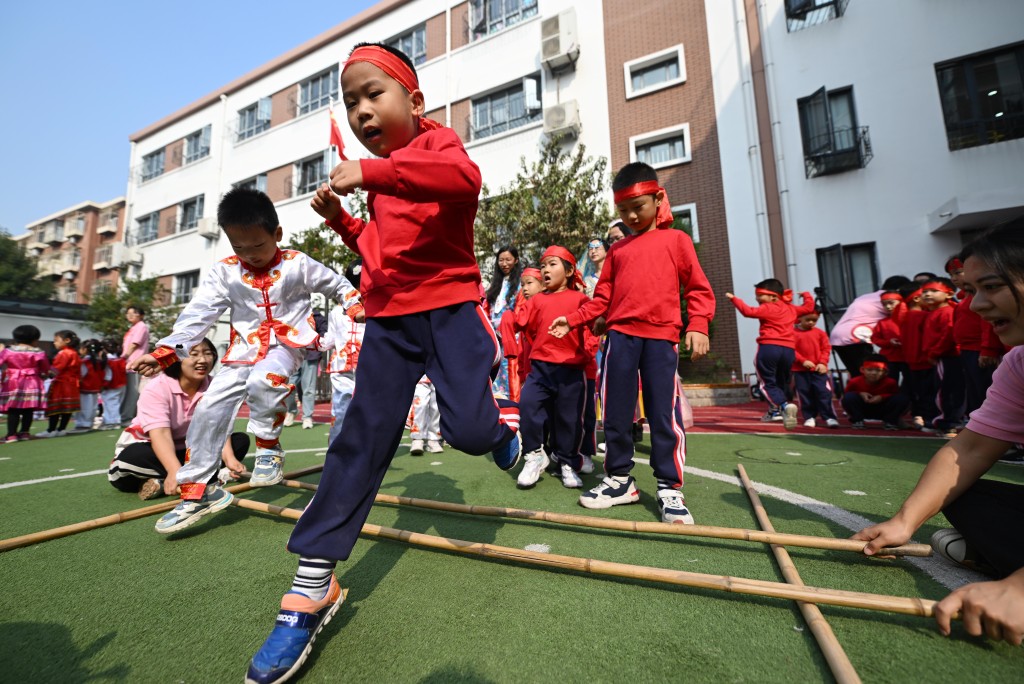內地幼師數量去年減少近22萬 師範院校轉型應對少子化