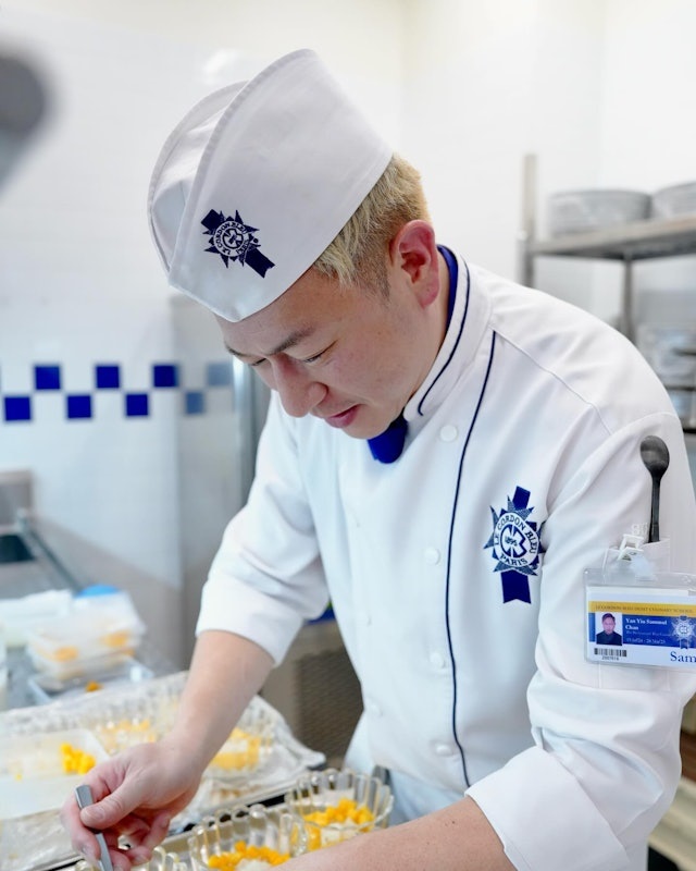 陳鍵鋒早前曾到泰國曼谷學習廚藝。