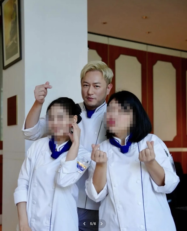 陳鍵鋒分享與廚藝學院同學的合照。