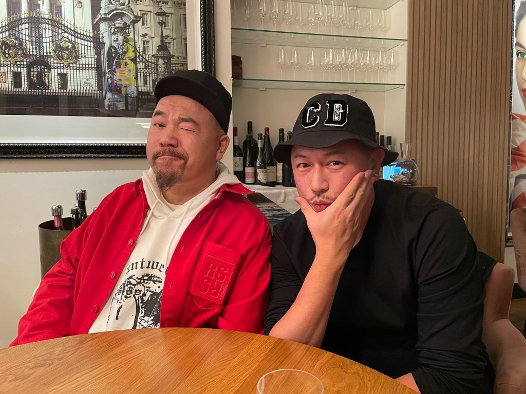 黃偉文曾分享與陳鍵鋒嘅合照。
