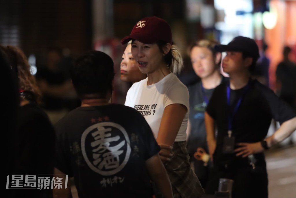 蔡少芬現身片場。