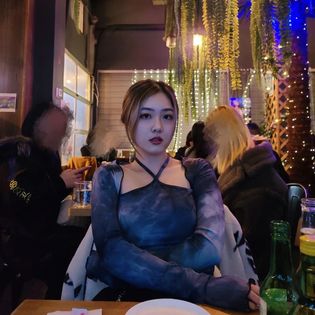 林沚羿現為TVB經理人合約藝員，亦是「愛爆音樂」旗下女歌手。