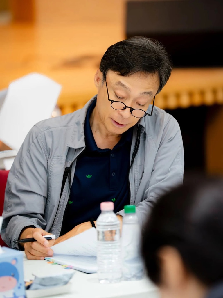 李星民在片中飾演神父一角，將與劉亞仁聯手捕捉吸血鬼。