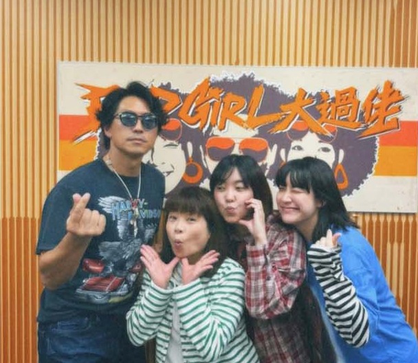 隨著小儀離巢,阿正(右一)被視為接棒成為商台女DJ的領軍人物。