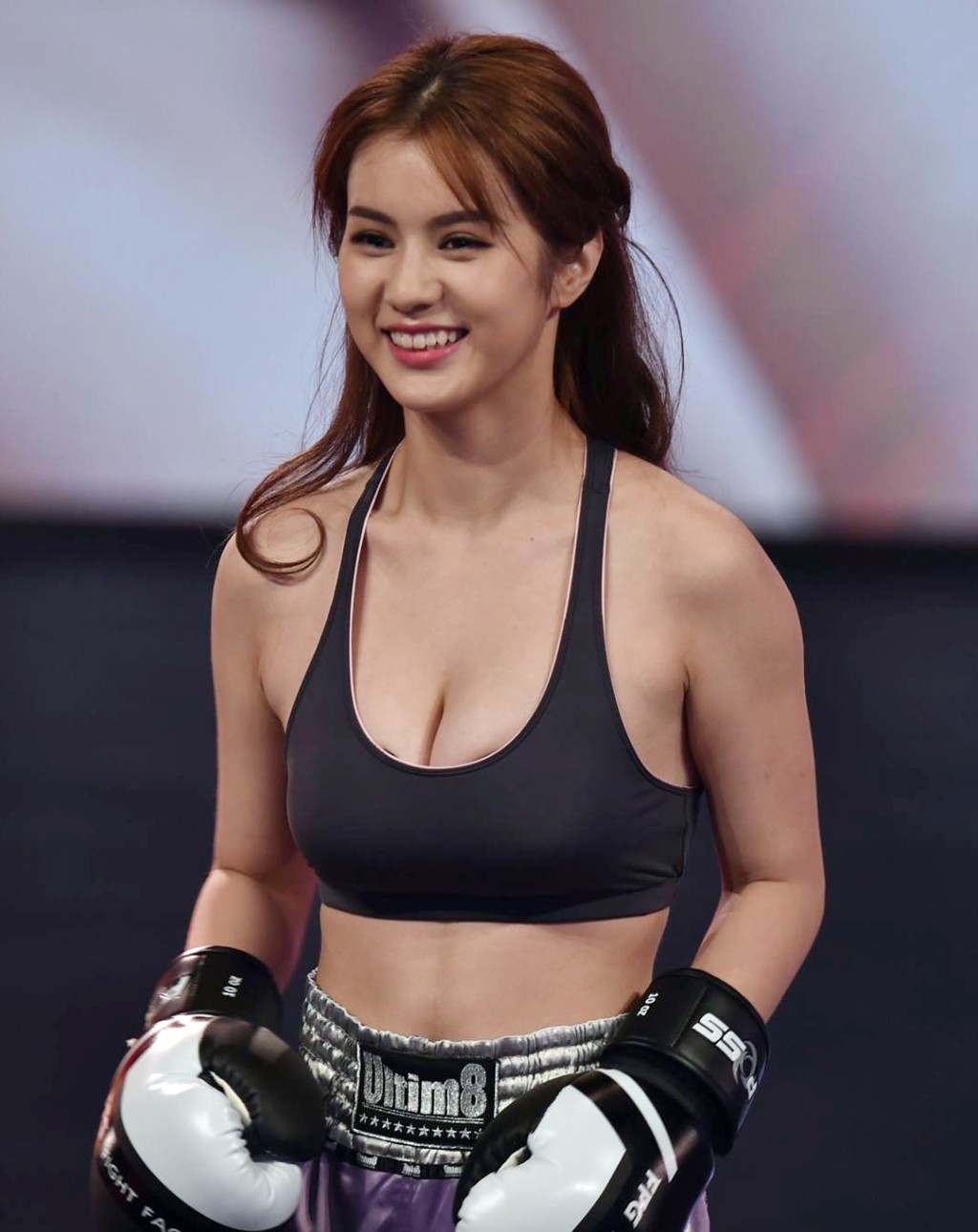 鄧月平曾參加ViuTV節目《美選 D.n.A》。