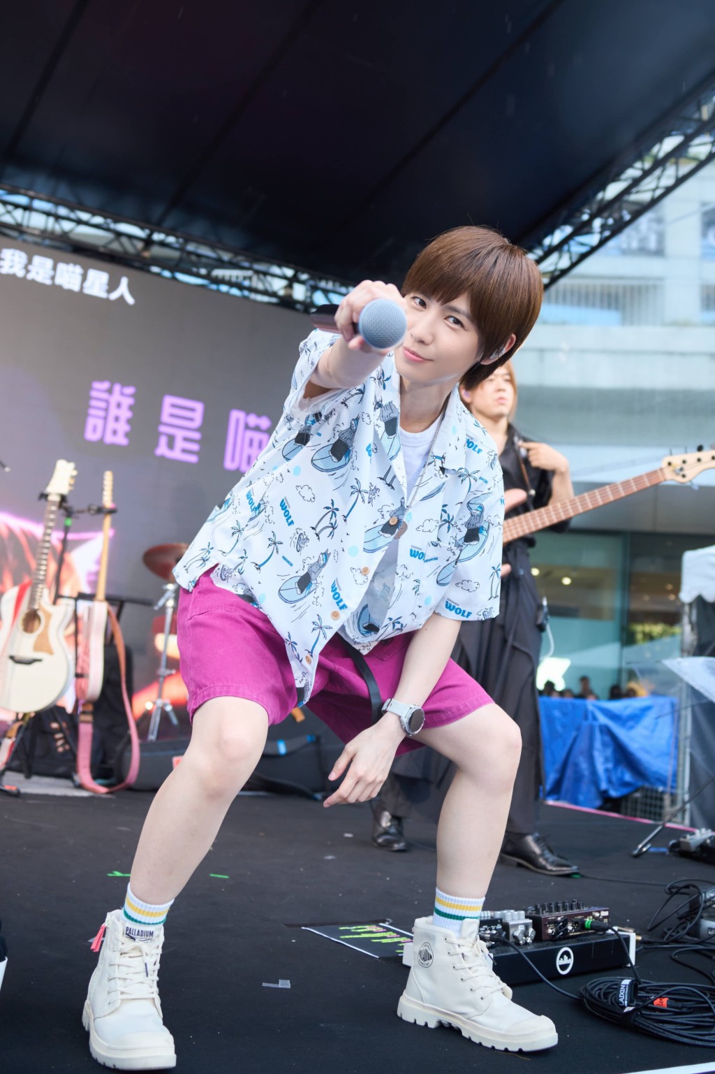 小魏邀請歌迷「快出來玩」，8月23日將在兒童新樂園快閃，並有機會同遊香港主題樂園。