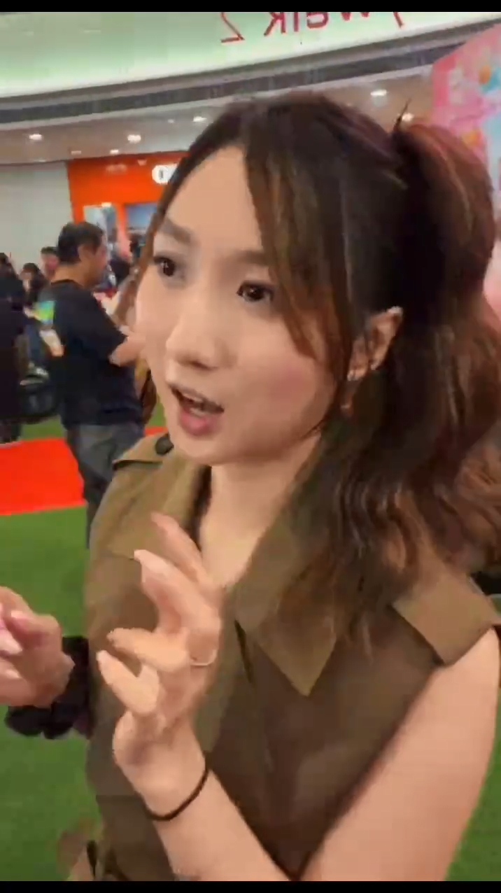 鍾柔美曾承認自己有時未能妥善管理表情。
