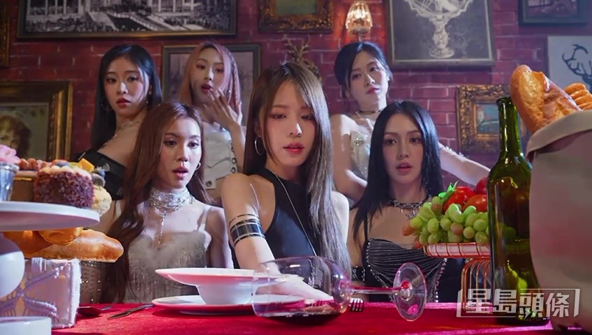 魔音女團MYNT在拍攝中釋放天性。