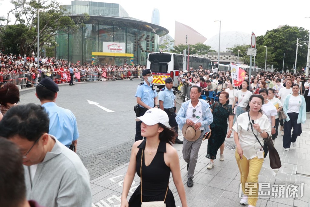 警方在場戒備。