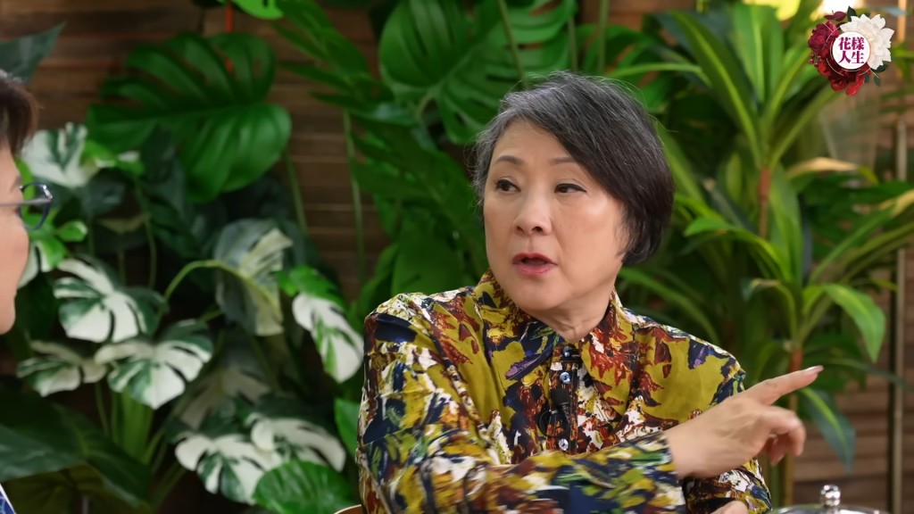 舒雅頌憶述:「突然間見到佢好似發咗癲,唔知發生甚麼事,嗰陣我揸緊車,好驚,又搵唔到針,唯有捉實佢隻手,咬到佢啲手指出血。」