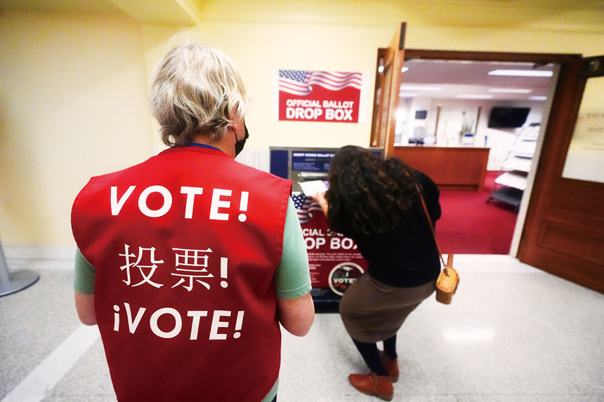 民調發現加州選民對進步派候選人有好感。美聯社