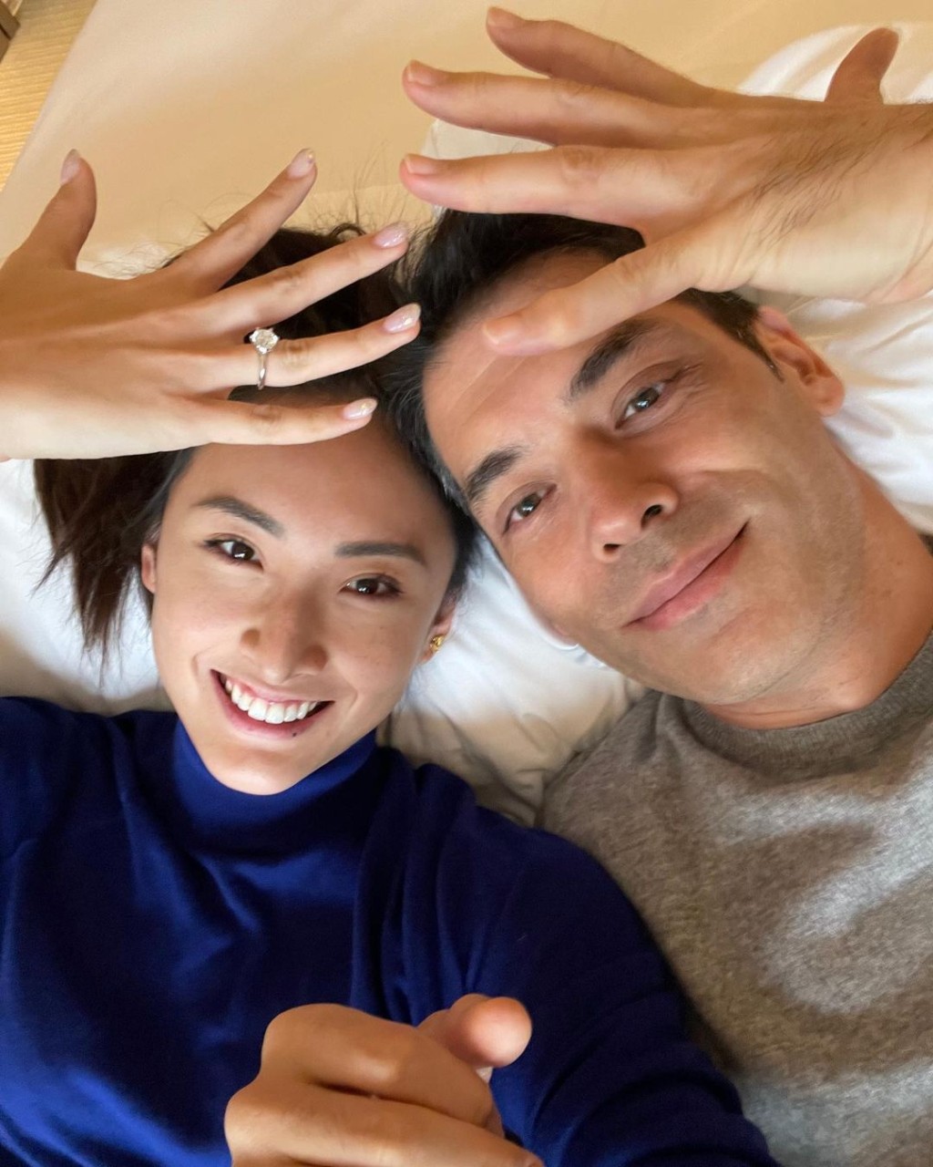 夫婦二人感情十分要好。