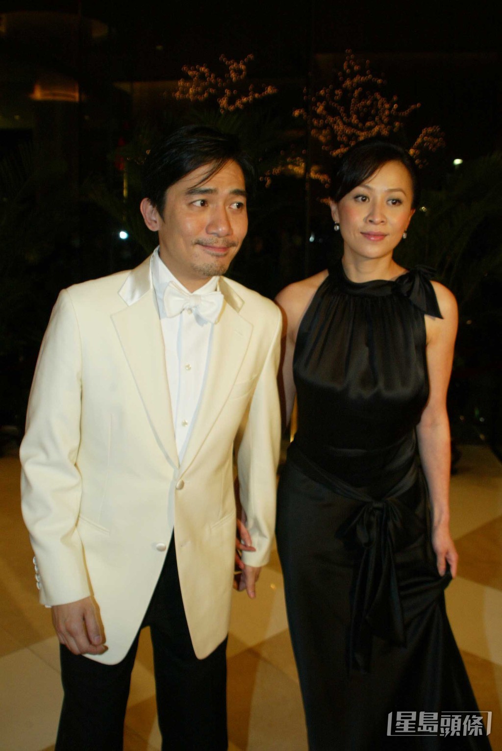 劉嘉玲曾與多位富商傳出緋聞,而梁朝偉亦曾傳與張曼玉、周迅等女星戀上。