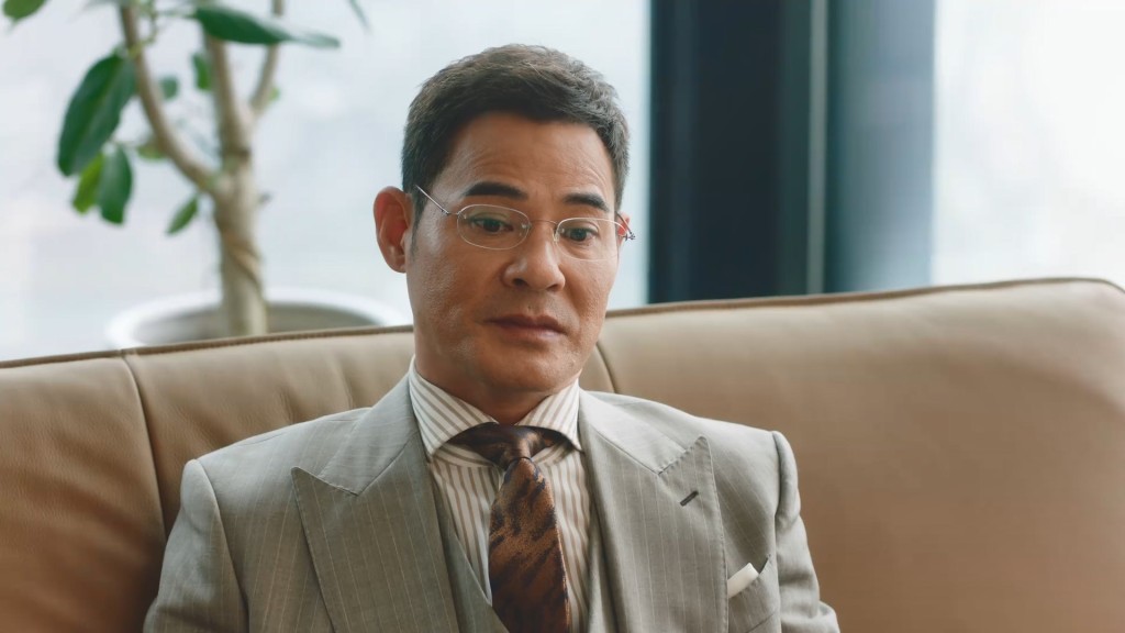葉家謙(馬國明 飾)因企劃外洩面臨辭職危機,這實為其兄葉啟榮(黃智賢 飾)與伍其昌(鄧智堅 飾)的陰謀。
