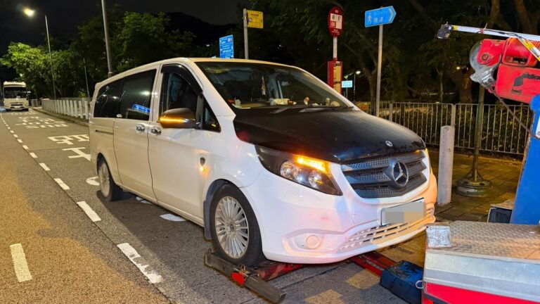 將軍澳隧道客貨車車底冒煙 女司機及時報案 消防調查疑催化器故障