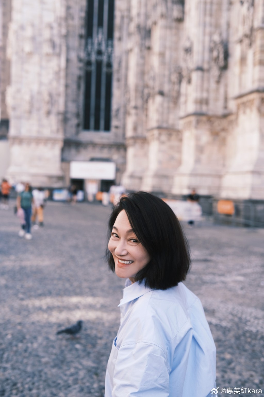 因童年家境貧困,惠英紅一家人經常聚少離多。