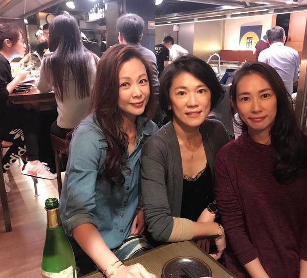 王加露走出低谷後，回台灣從事室內設計工作，並結婚生女。