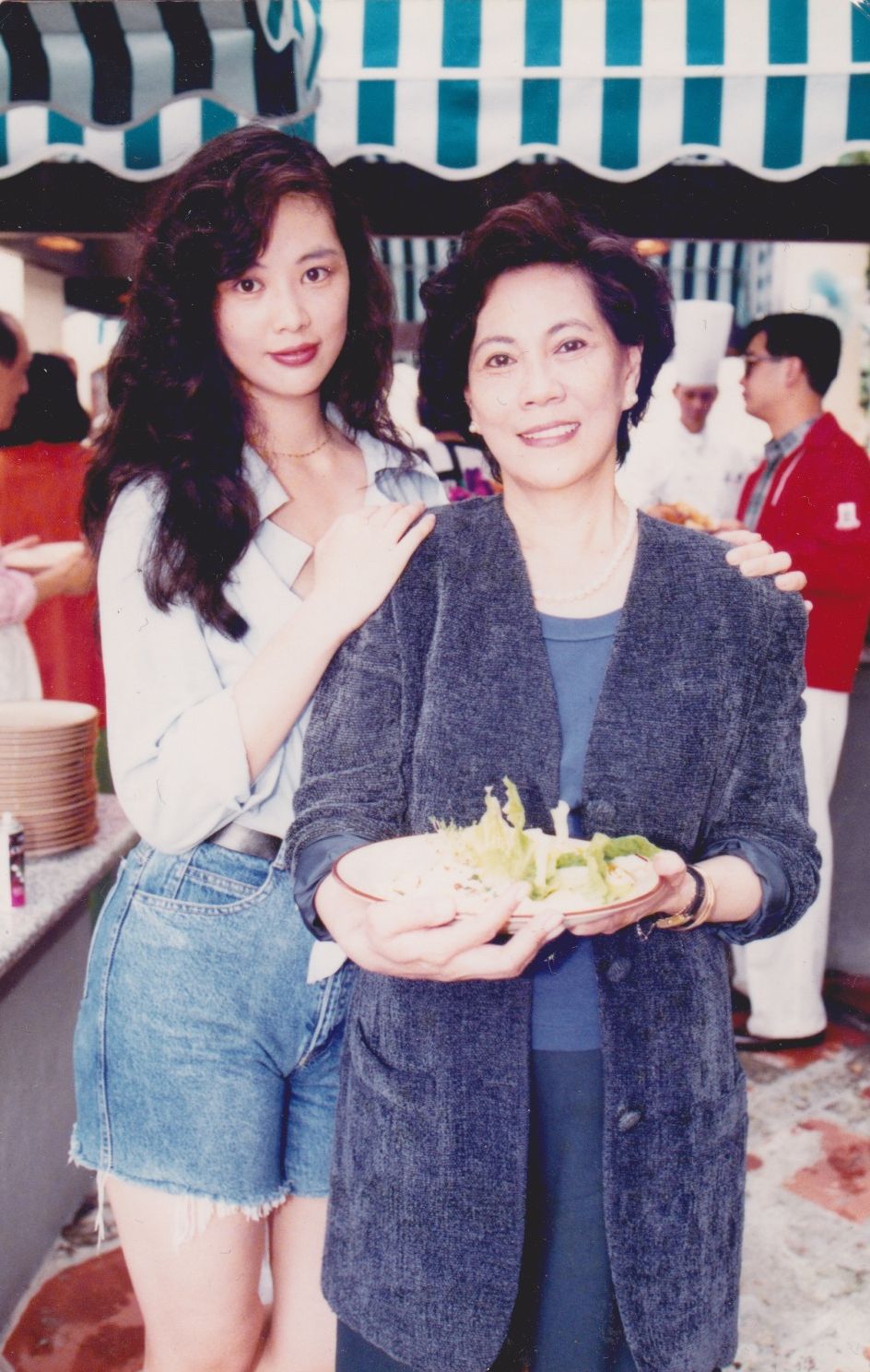 林翠與王羽的三名女兒中，只有王馨平踏入演藝圈。