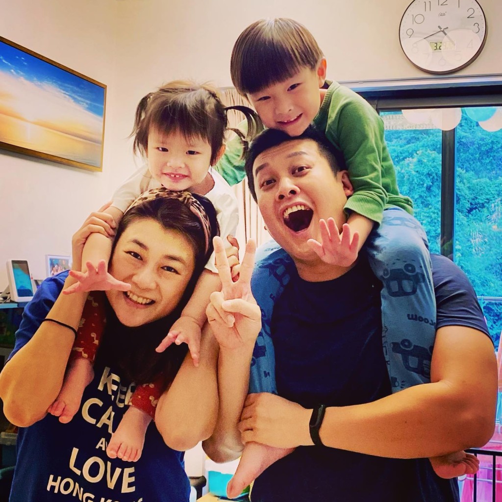一蚊Joe游茛維與太太Clara於2014年結婚,組四口之家。