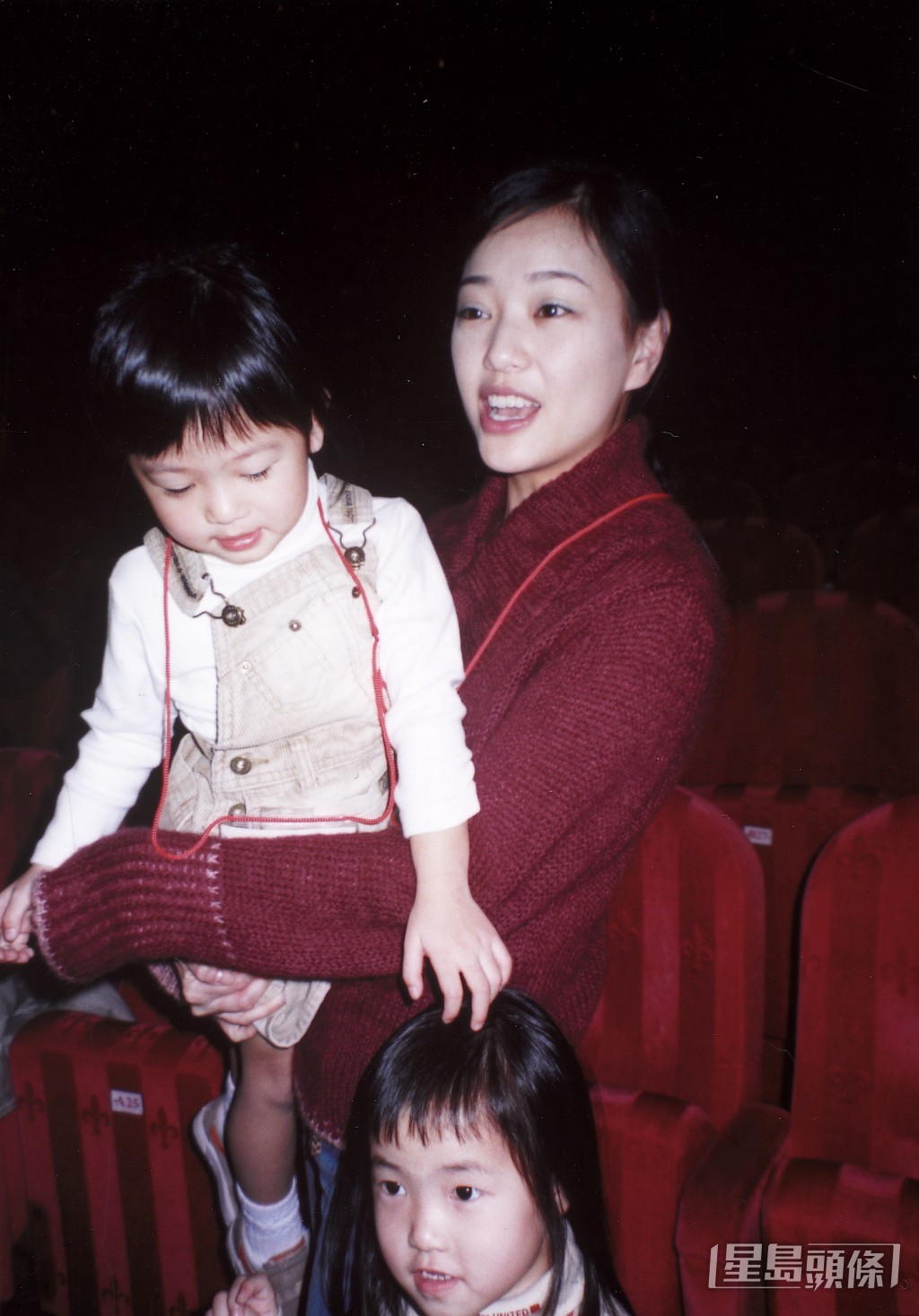 劉小慧的兩名女兒年齡相差八年。
