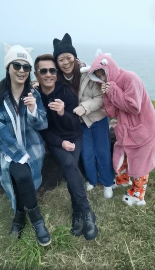 蘇志威細女Ina穿著睡衣短暫現身,但不太願意面對鏡頭。