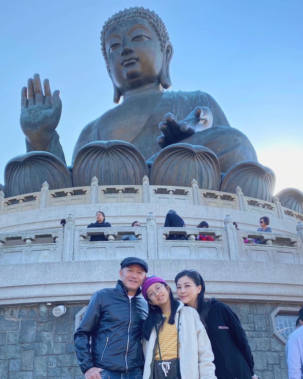 蘇志威夫婦近年只與細女到處遊玩。