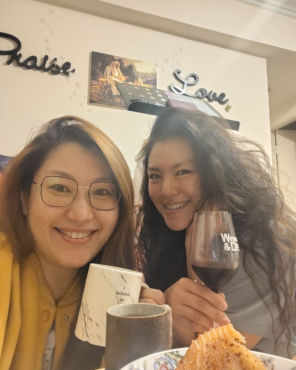 尤淑情與同屆參賽者楊嘉瓏,私下也是好朋友。