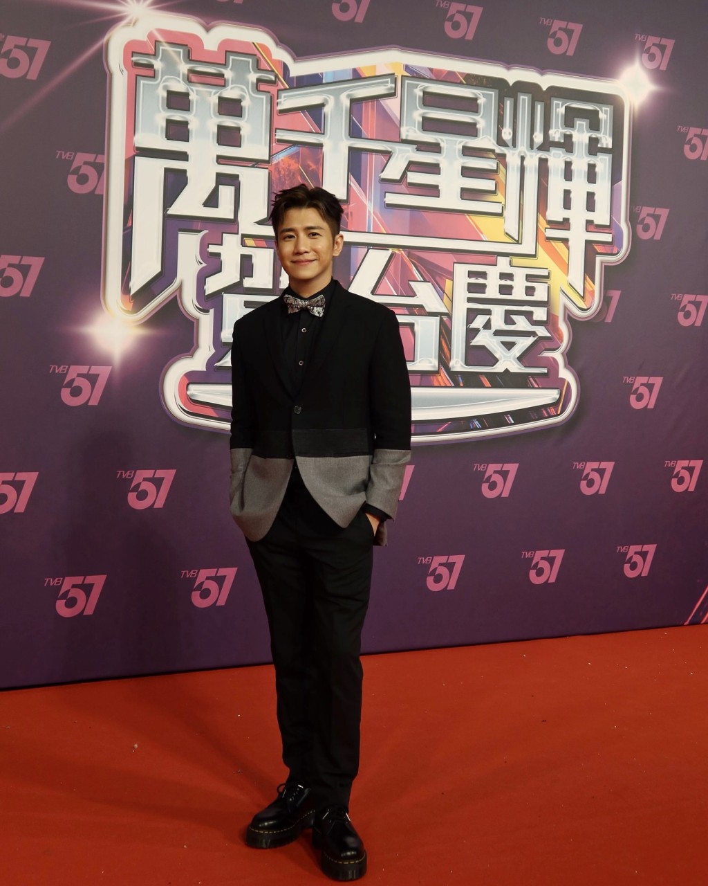 黃浩霆自稱已讀過三次藝員訓練班。