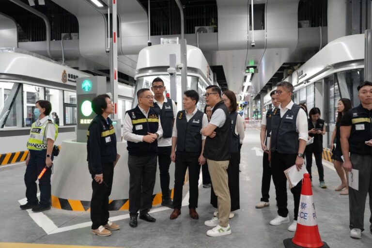 新皇崗口岸萬人壓力測試 首次加入車流模擬 檢討會議優化通關設施