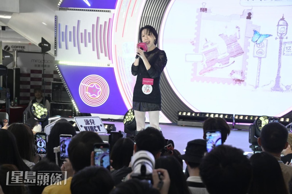 泳兒今日（8月22日）在Live音樂節的舞台上演唱新歌《存活》。