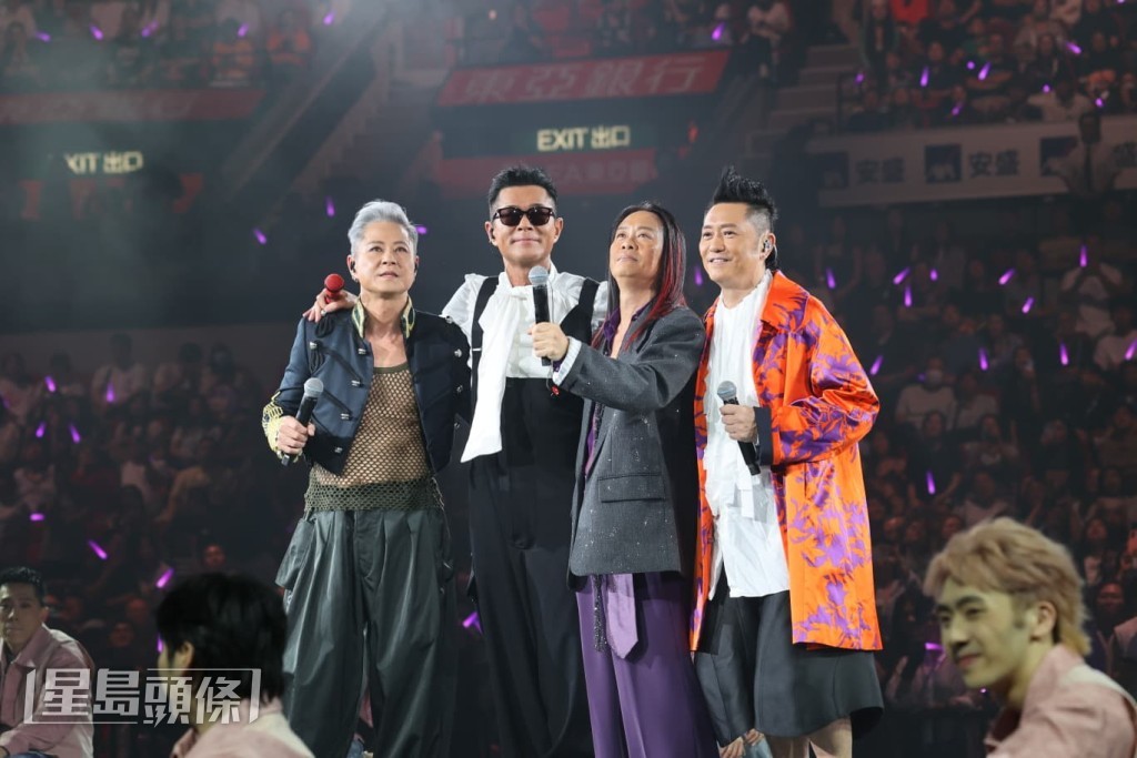 草蜢在台上即場邀請古天樂擔任他們十月澳門演唱會的嘉賓。