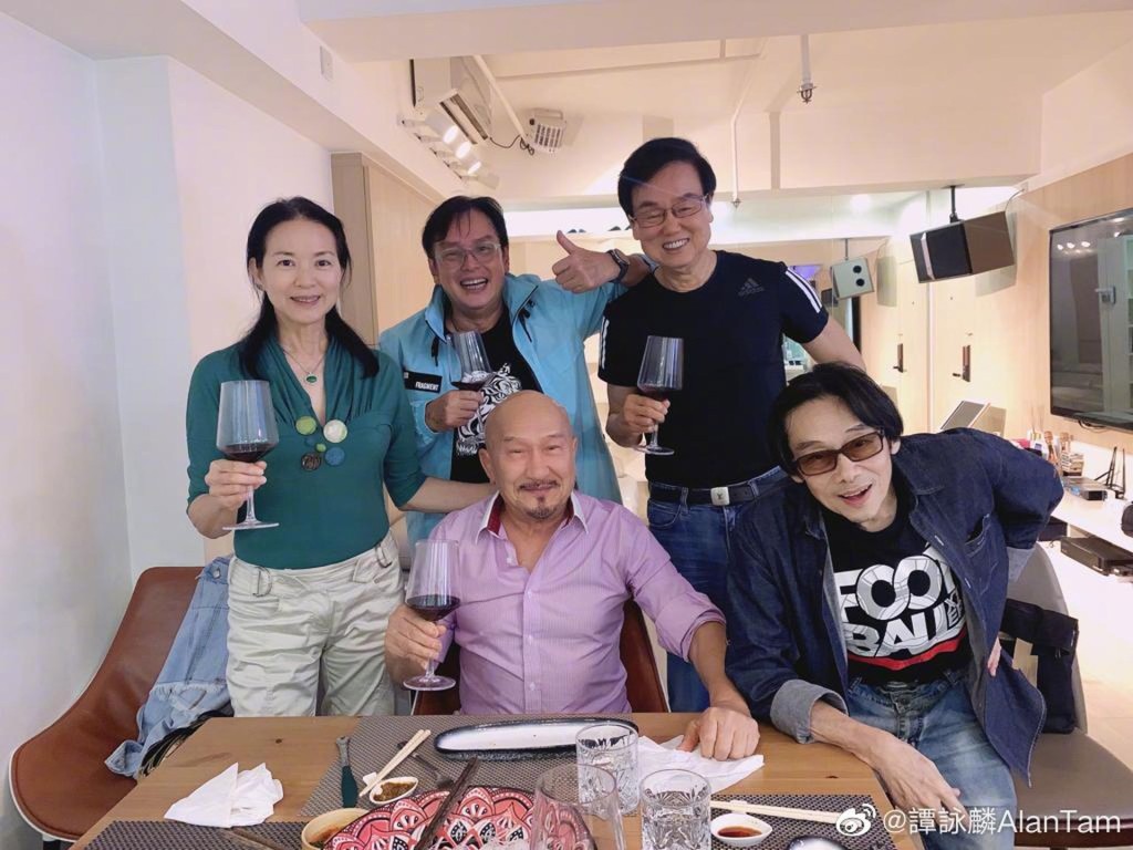 譚詠麟亦不時分享與麥嘉等人聚舊的照片。