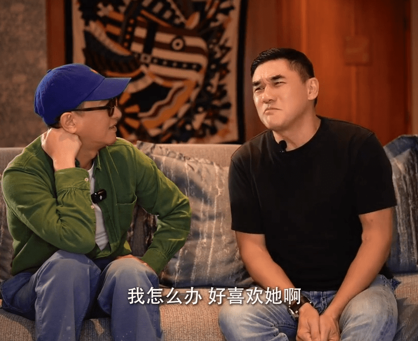 吳大維在訪問中爆出張家輝當年想追關詠荷但又不敢開口的往事。