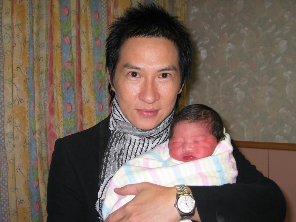 關詠荷在2006年誕下女兒Brittany(張童)。