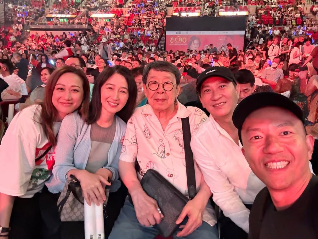 夏韶聲早前舉行演唱會,關詠荷與張家輝罕有地合體現身支持。