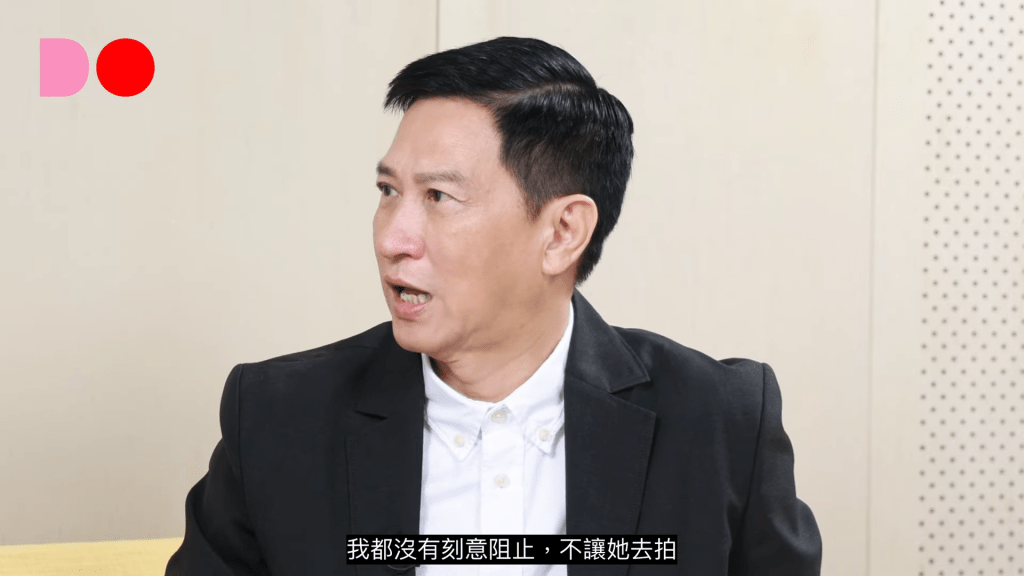被問到關詠荷是否為家庭放棄演藝事業,張家輝稱雙方從未直接討論此問題,他也從未禁止太太幕前演出。