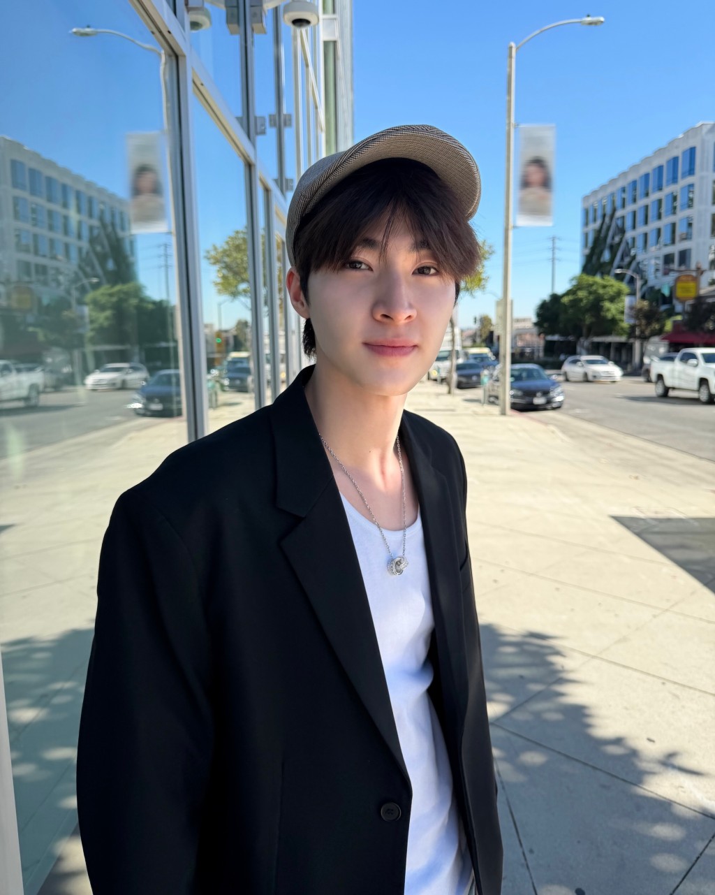 傳聞指泰籍男星Blue Pongtiwat已與Lisa家人見面。