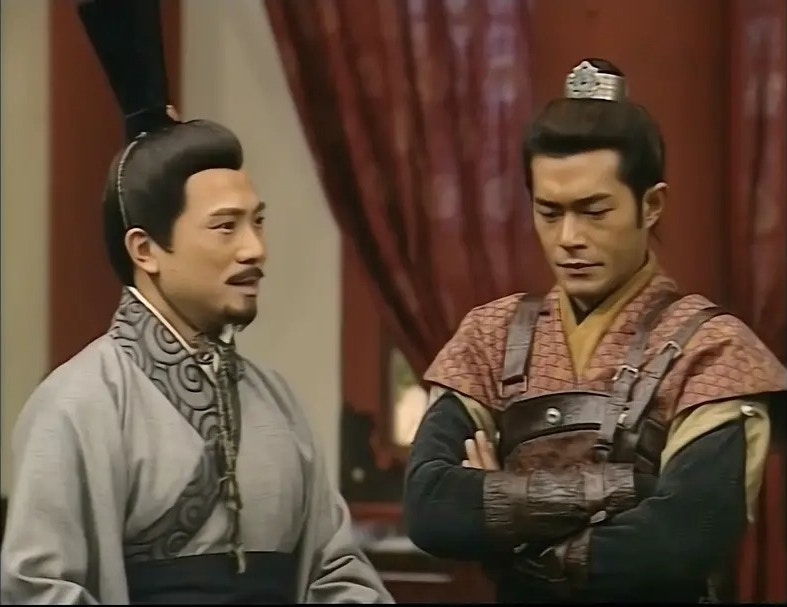 陳國邦(左)在2001年電視劇《尋秦記》中飾演李斯一角。