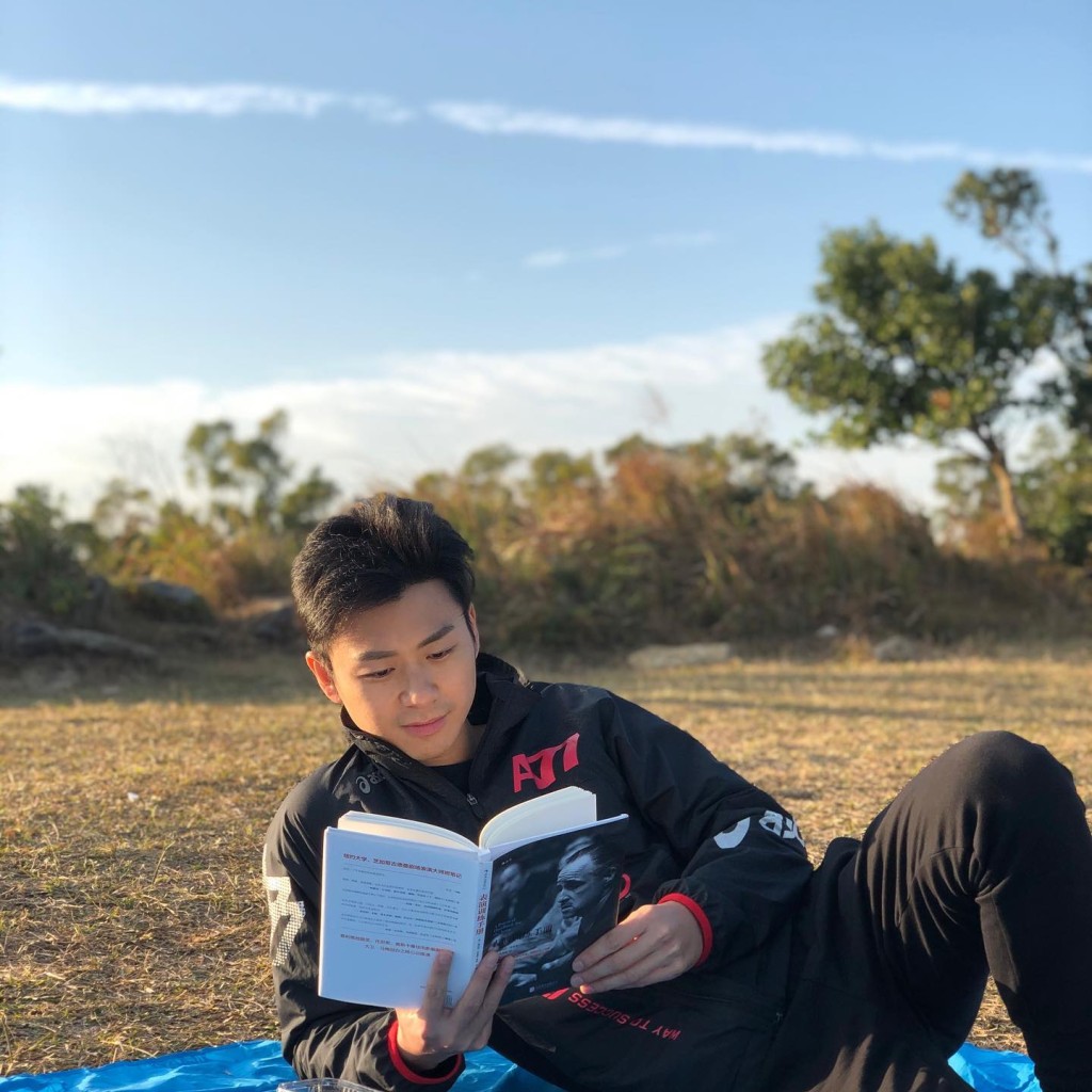 焦浩軒未有從事會計，加入TVB後在《愛回家》成為固定角色。