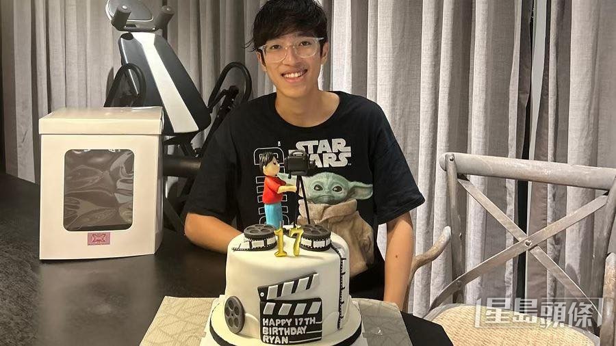 李克勤長子李立仁與同校的姚焯菲(Chantel)多次傳出緋聞。
